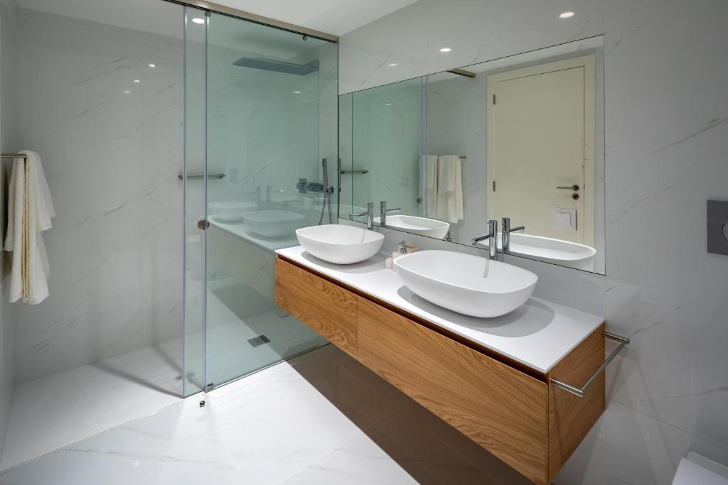 the Quest - Luxury Beach Apartment photo 3