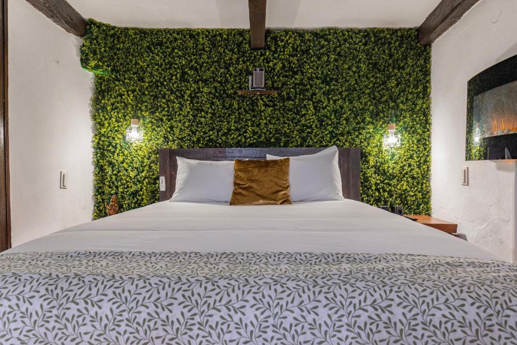 Small Cozy Room in Palace Patio with Hot Tub and Snooker - Sintra WOW photo 2