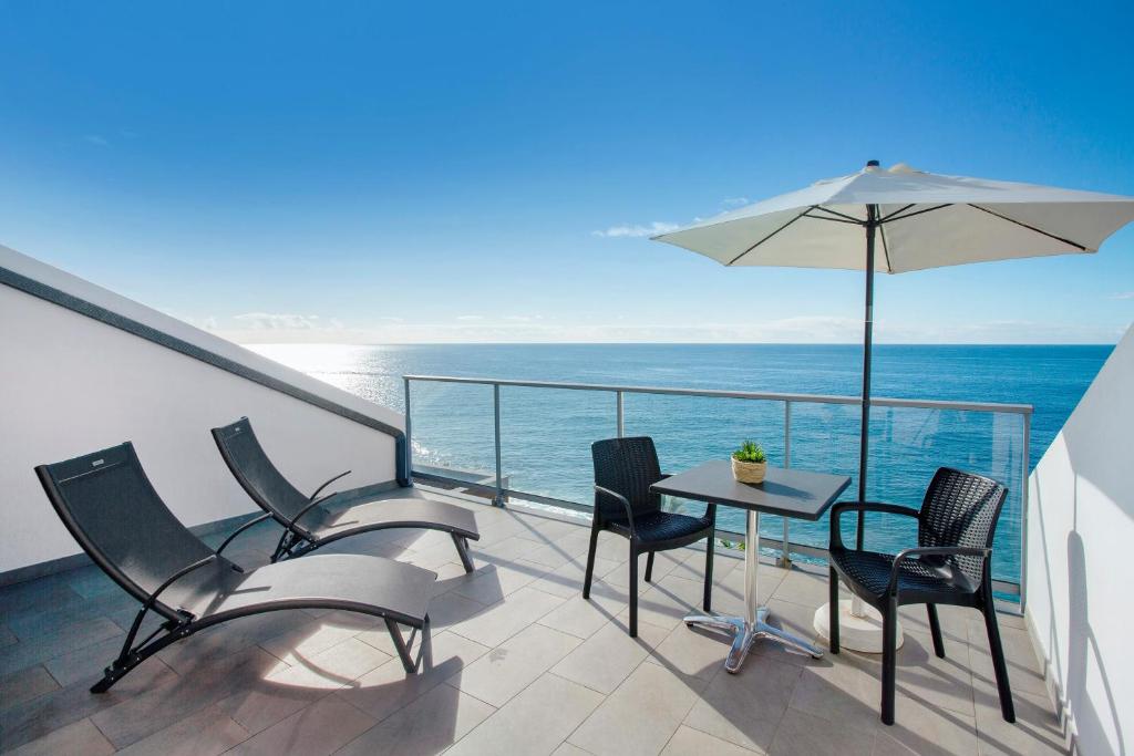 The Wave House - Oceanfront — photo 1
