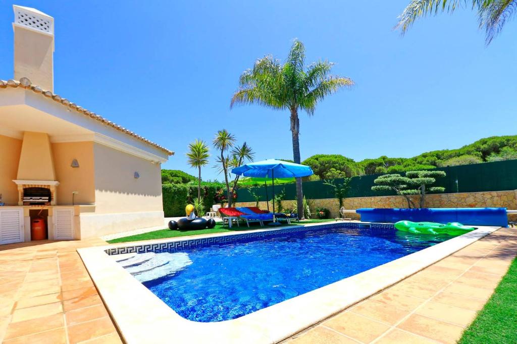 Villa Vale Do Lobo 176 - 4 Bedroom villa - Great pool area - WiFi and Air conditioning photo 3