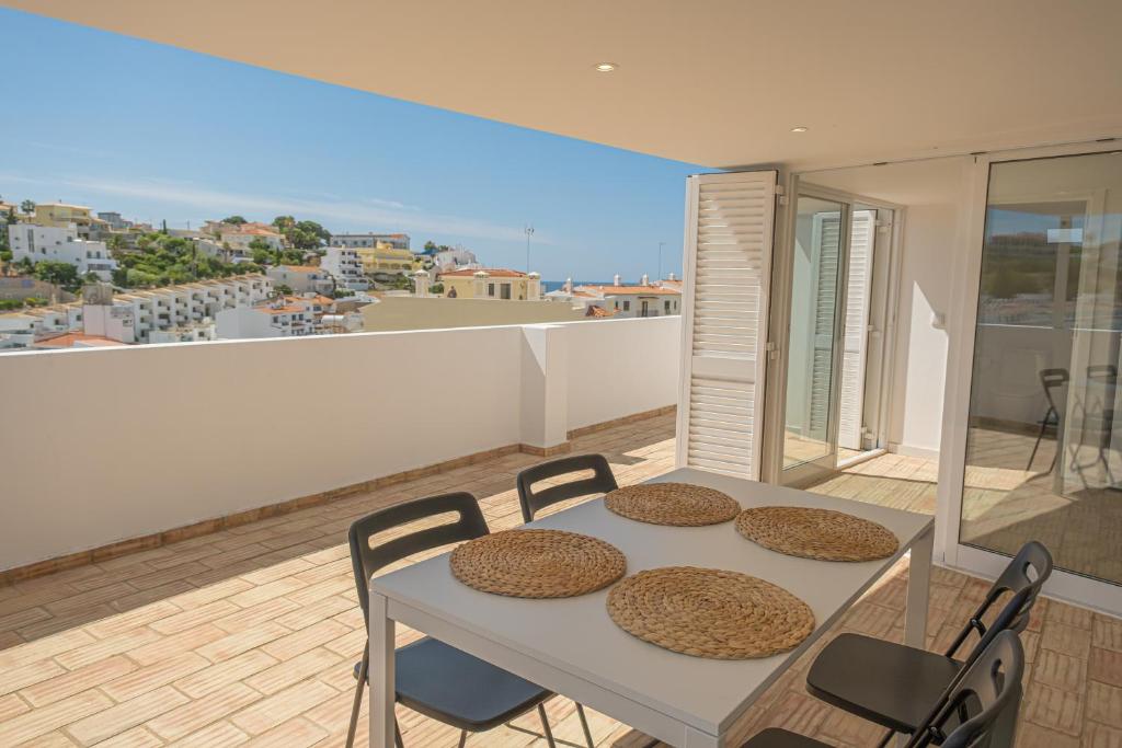 Sea View Pool House — photo 1