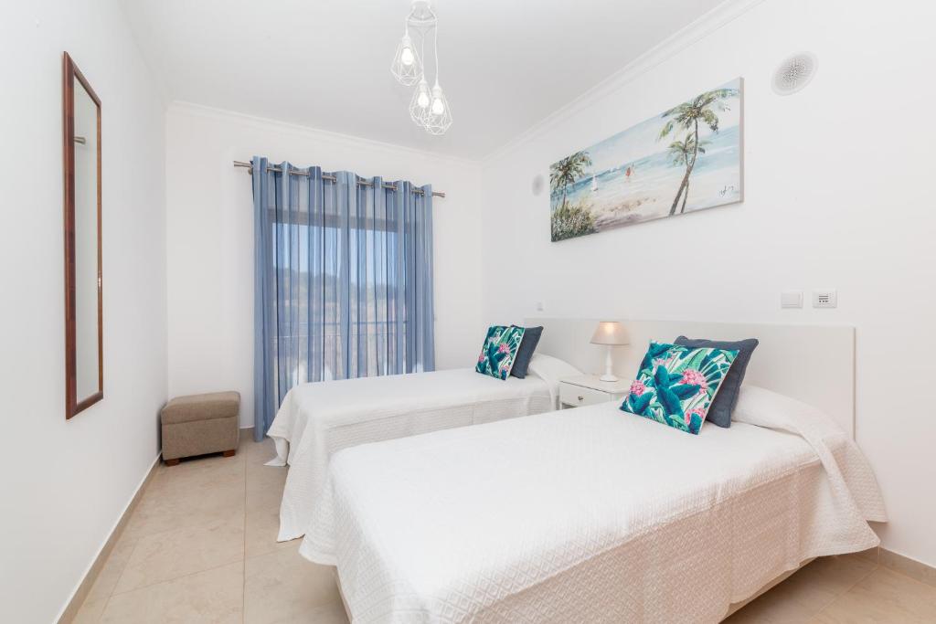 Santa Maria Apartment at Porto de Mos beach photo 2