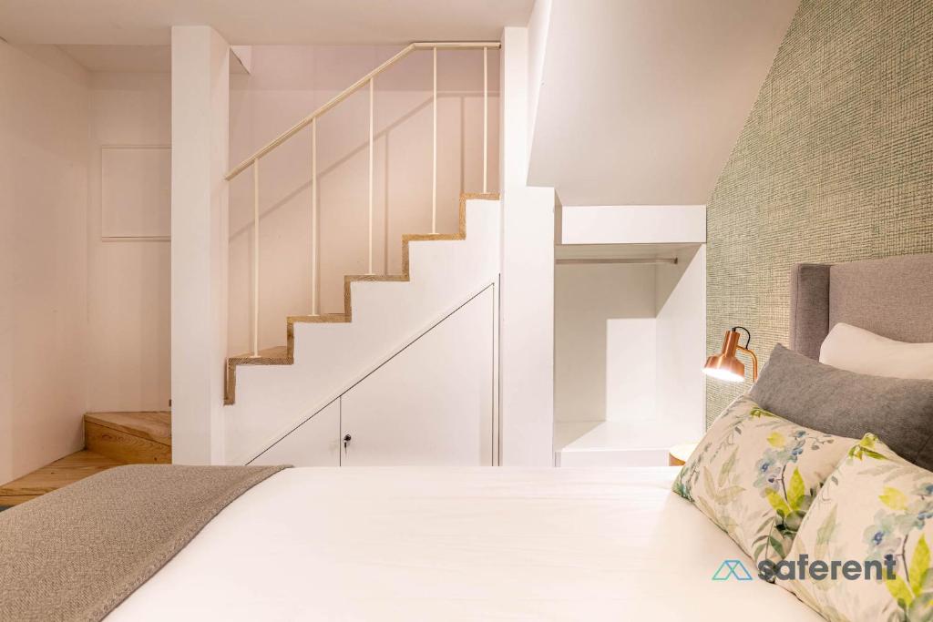 Stylish Triplex next to Ribeira photo 2