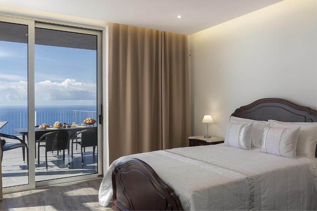Spectacular Calheta Villa Villa Cliffscape 3 Bedrooms Panoramic Sea View photo 2
