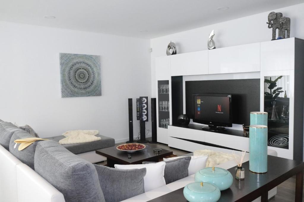 Ruhiges Modernes Haus Parkplatz WLAN Whirlpool — photo 1