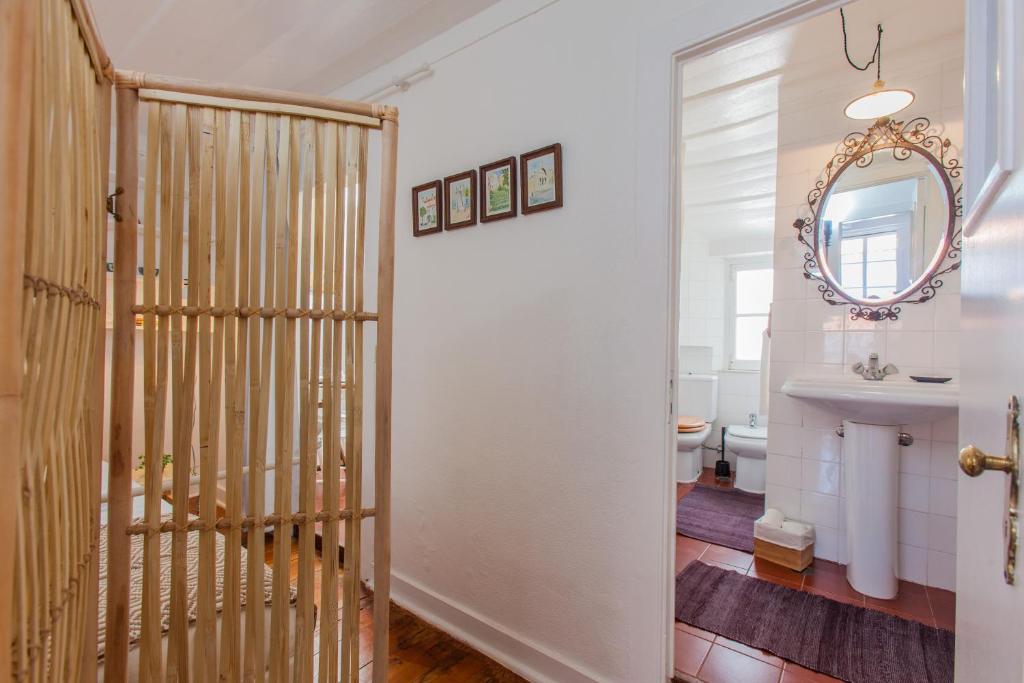Alfama Sunny & Typical Apartment photo 2