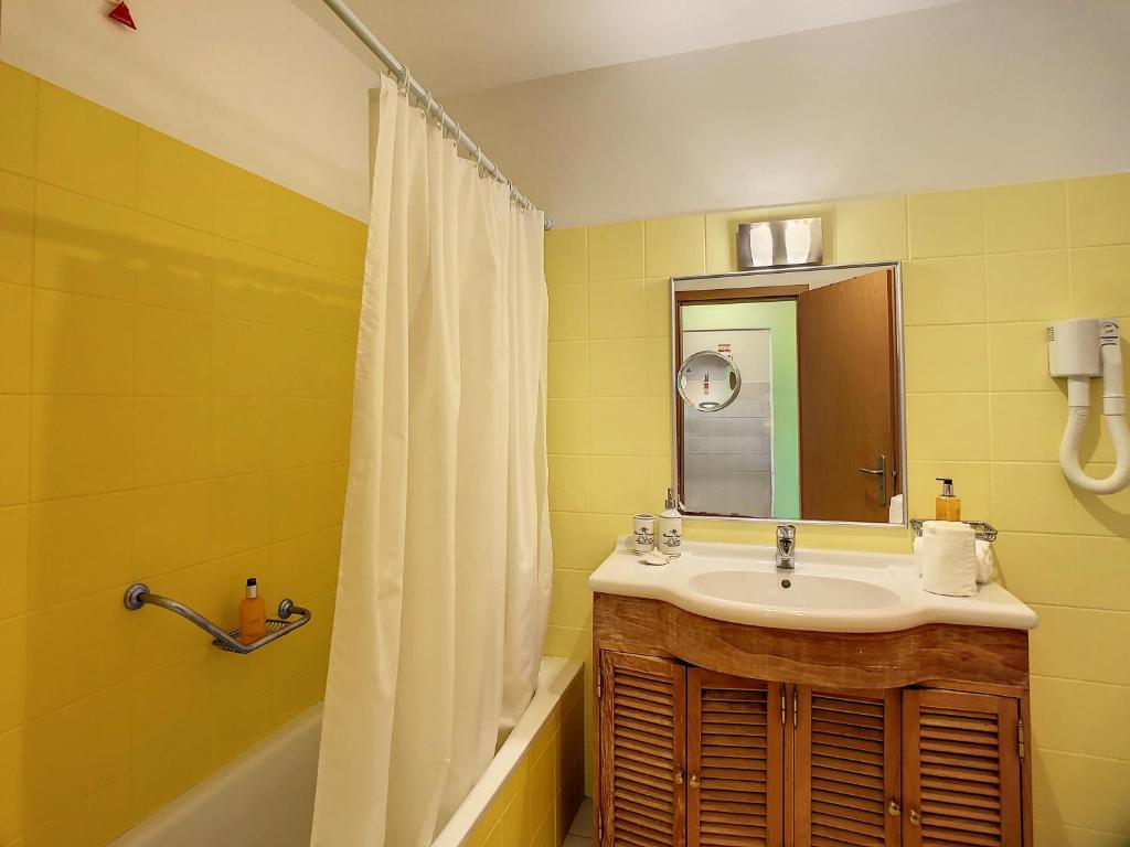 The Seaview Studio by LovelyStay photo 3