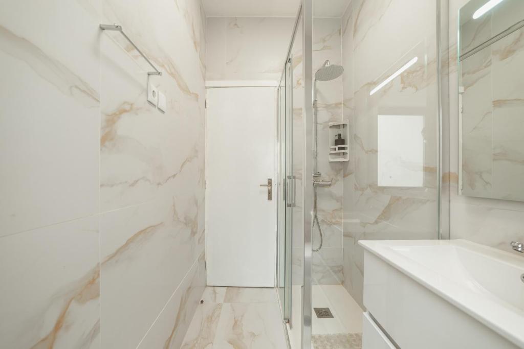 Summer Espinho Flat by Vacationy photo 3