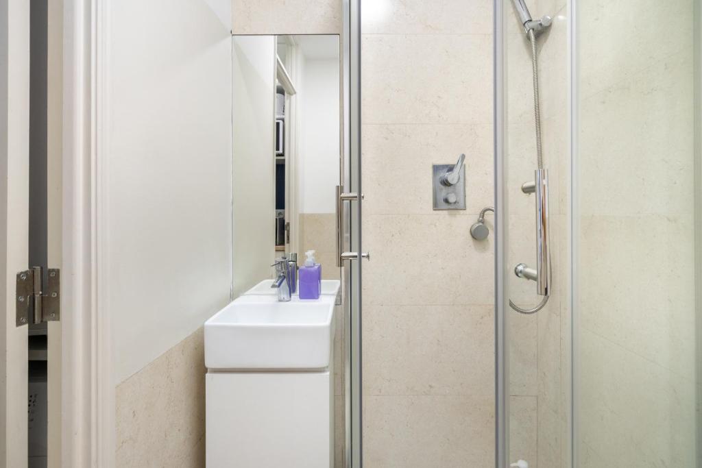 WHome Central Minimalist 1-Bed Great to Explore Lisbon photo 3