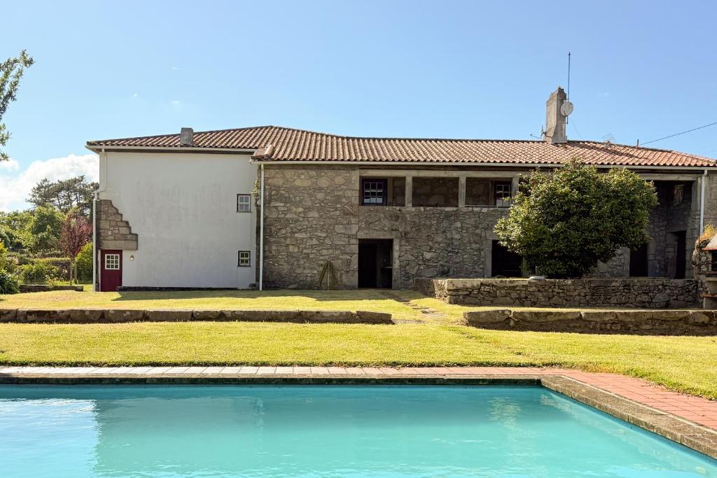 Casa das Pintoras Garden and Pool — photo 1