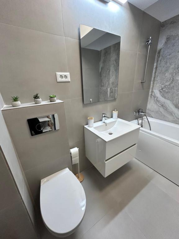 The Cozy Flat - modern photo 3