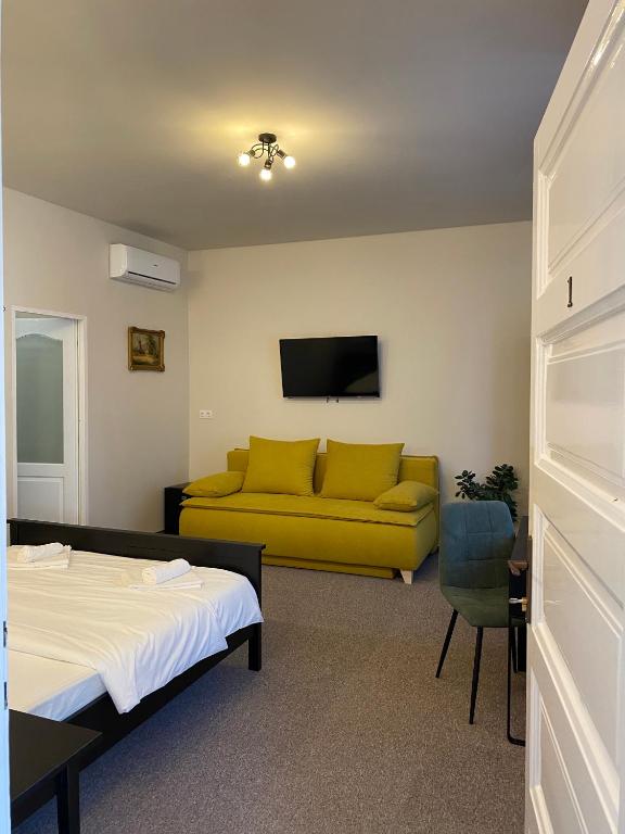 Boutique Rooms with Parking photo 3