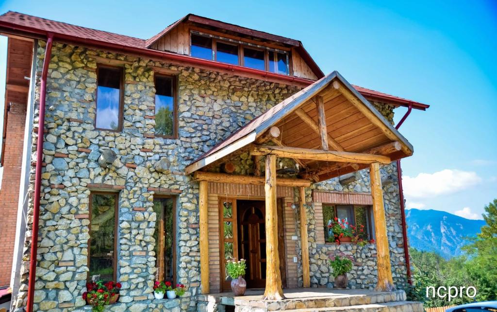 Casa din Piatra — photo 1