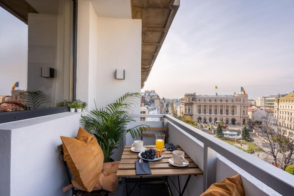 Sunny 2BR Flat - Top Location - Stunning Views — photo 1