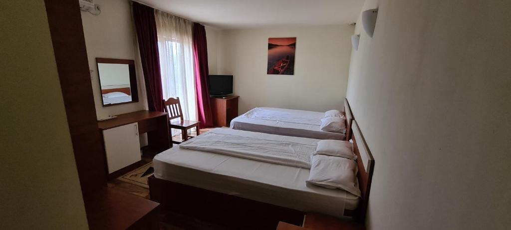 Hotel SYM photo 2