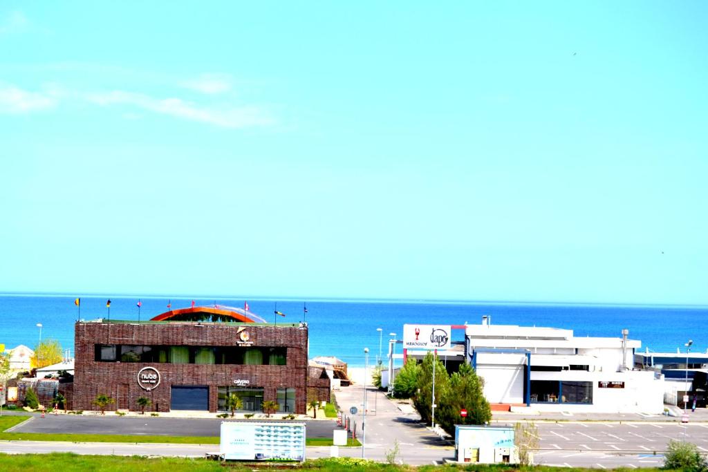 Summerland Sea & Lake — photo 1