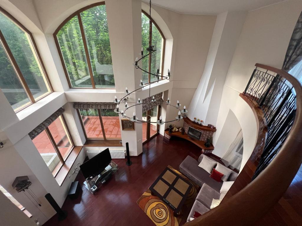 Wine Cellar Villa with Beautiful Garden in Sinaia - Busteni photo 3