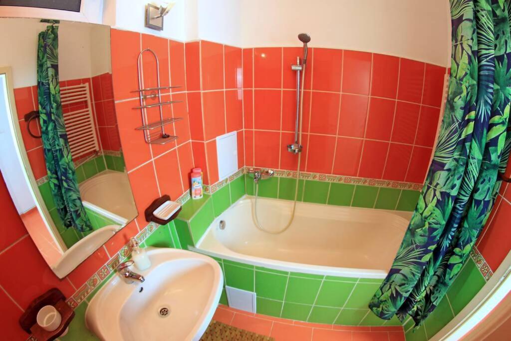 Rox Central Apartments 5 photo 3