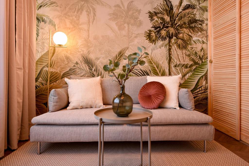 TROPICAL FEEL - 2BR Apartment at Sala Palatului photo 2