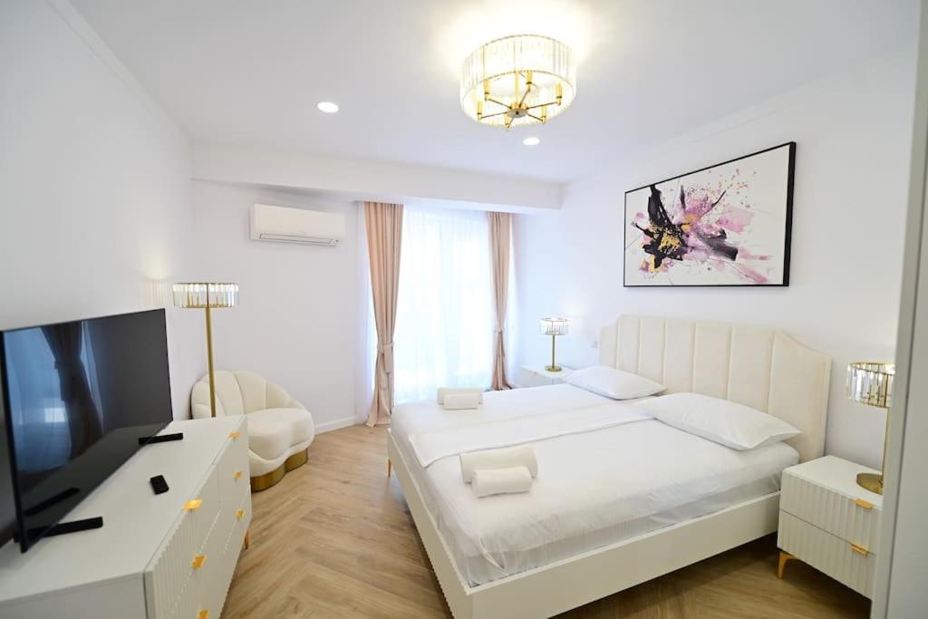 FLH - SIBIU - The Evolution LUXURY Apt - 2 Bedrooms photo 2