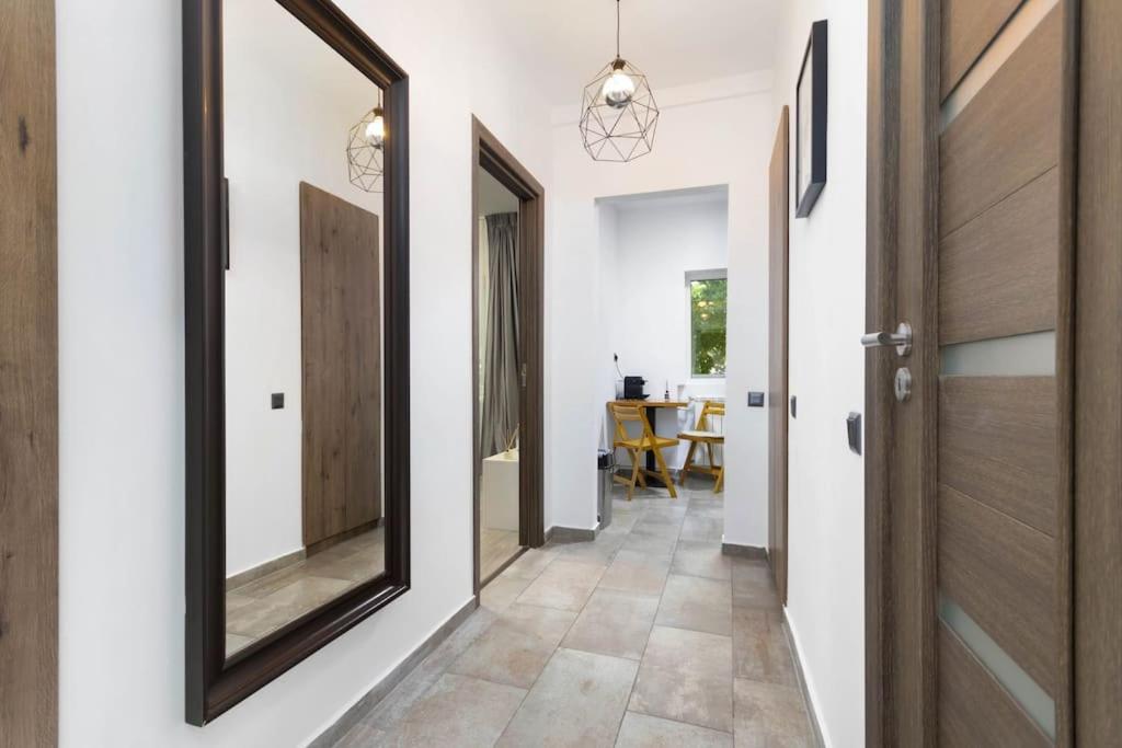 Heart of Bucharest #Victoriei photo 2