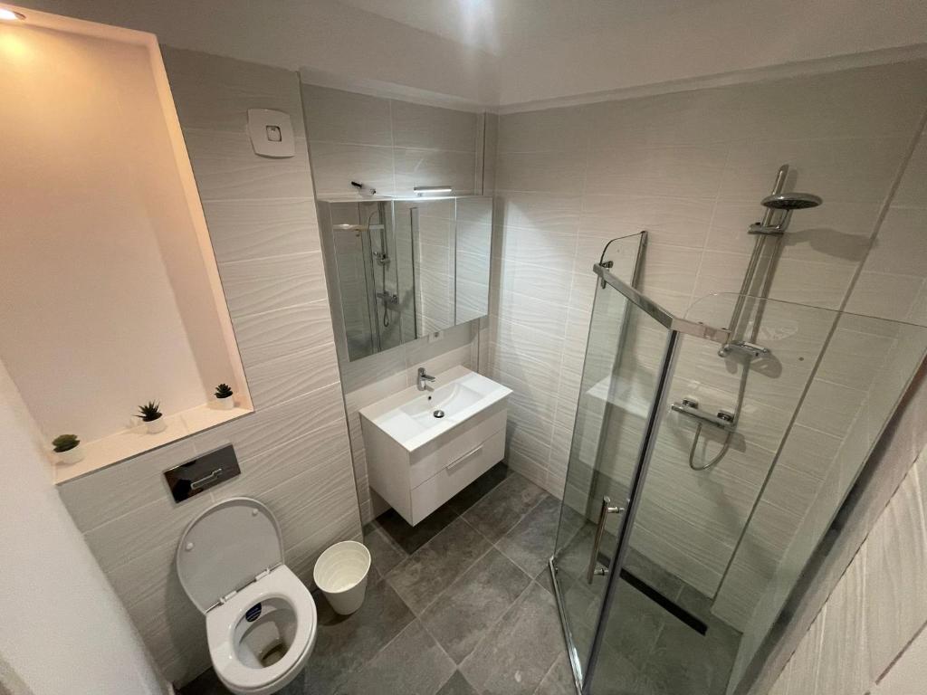 Sky Residence Airport or Therme Spa no 10 photo 3