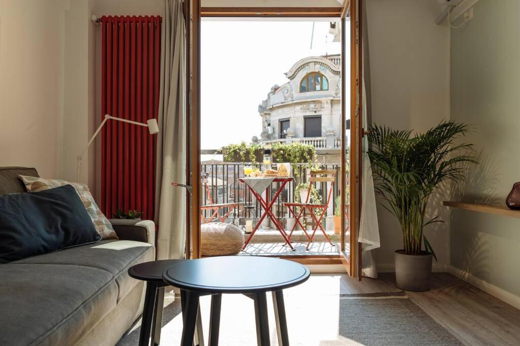 Sunny 2BR Flat - Old Town View — photo 1
