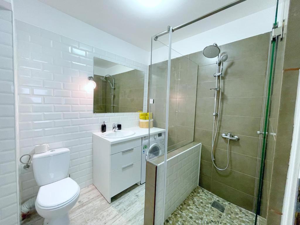 YamaLuxe Apartments - Modern & Cozy photo 3