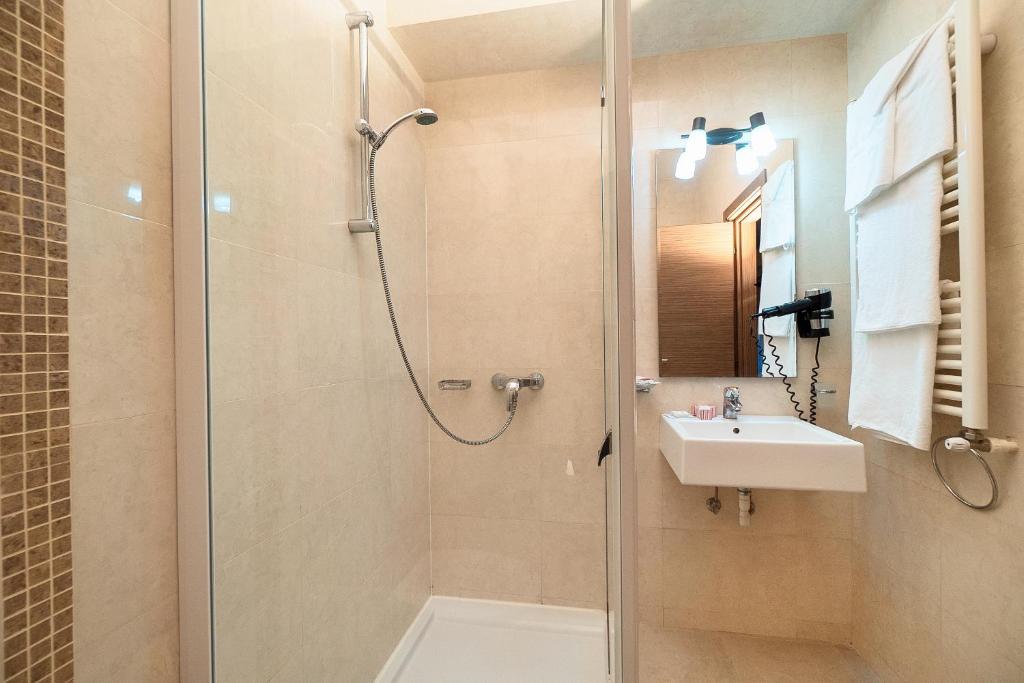 Hotel TISA photo 2
