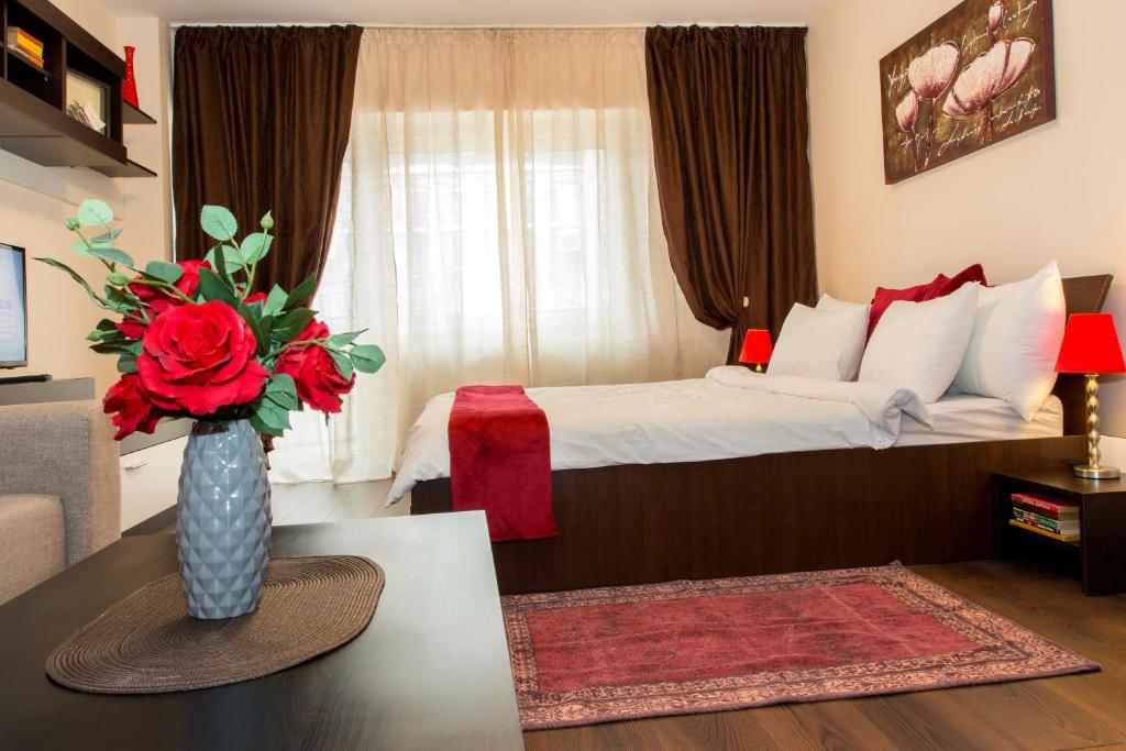 Sala Polivalenta - Sector 4 - Motru 84 by MRG Apartments photo 2