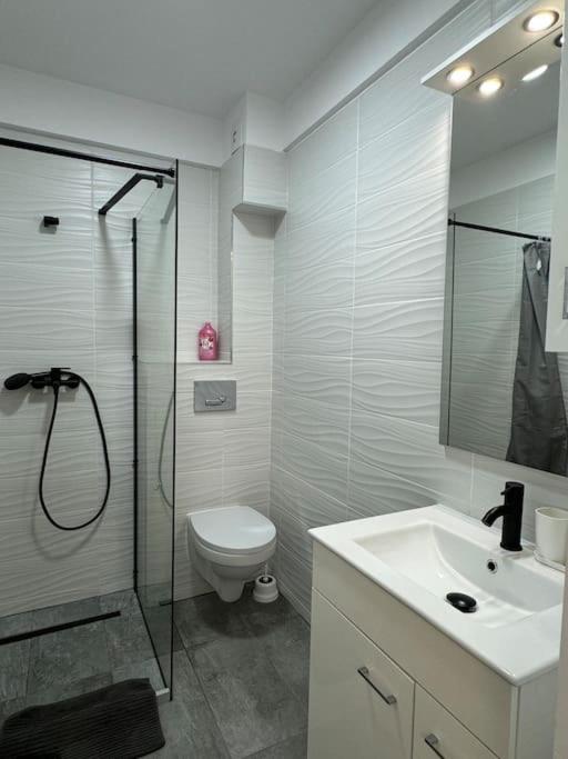 Sky Residence Airport Therme Otopeni 5 photo 3