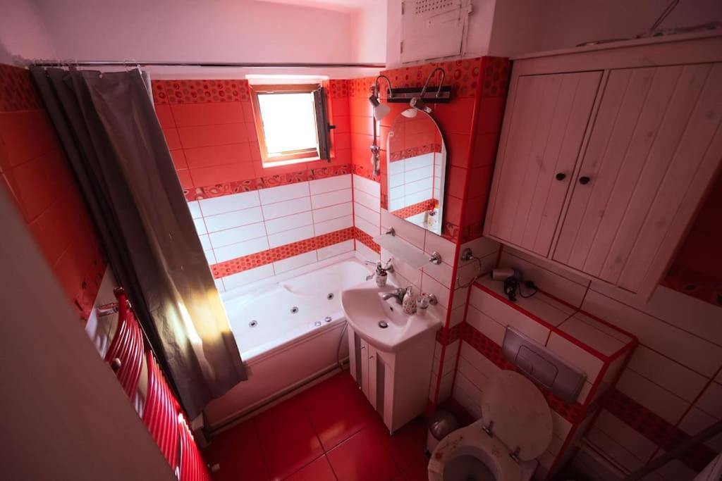 Rouge by G /Centrul de Afaceri&Stadion photo 3