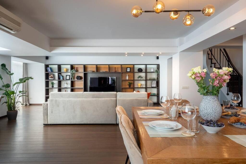 Superb Views 3BR Duplex - 4 Balconies + Parking photo 3