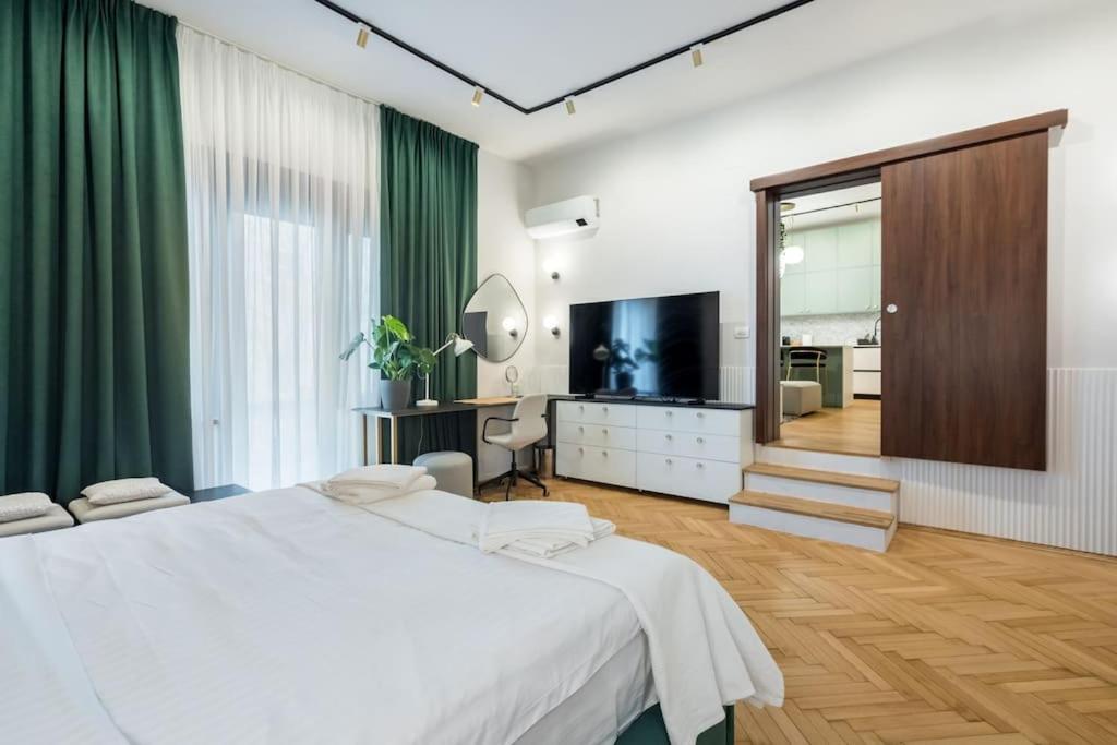 Stylish & Charming Apartment - City Center photo 2
