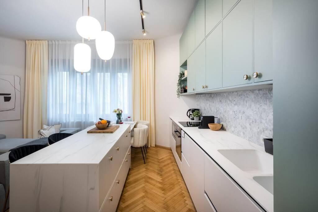 Stylish & Charming Apartment - City Center photo 3