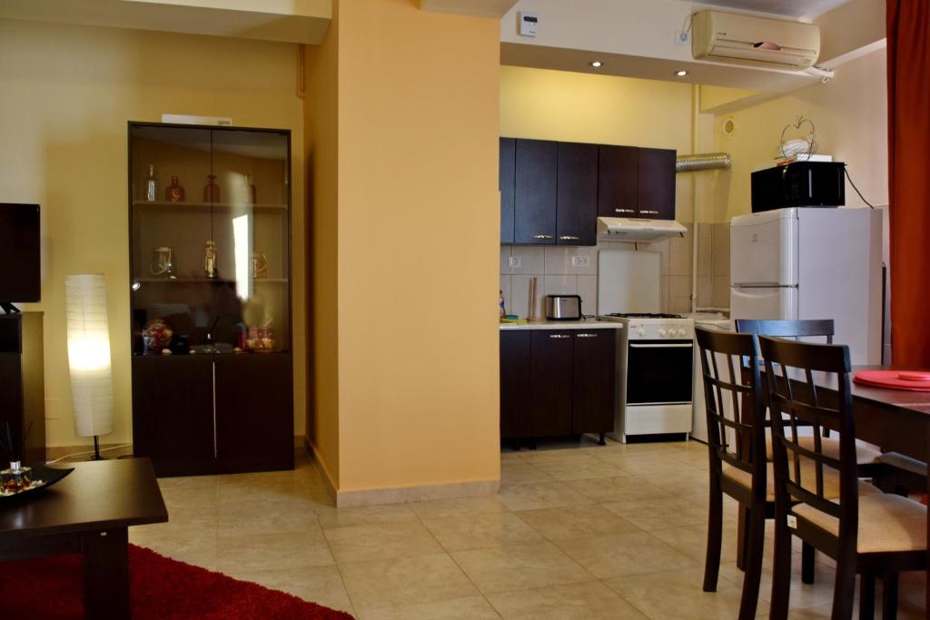 Summerland Lake Apartment photo 3