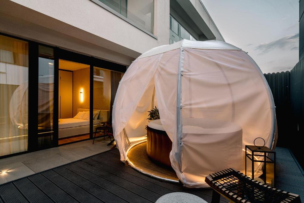 Urban Deluxe Igloo with Jacuzzi&Garden — photo 1