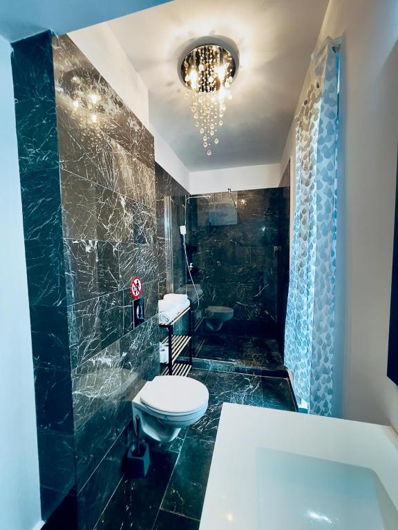 Sea Breeze Suite at Blue Bike Mamaia photo 3