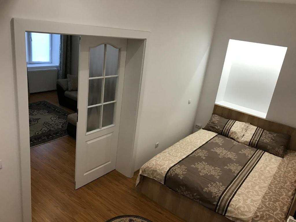 Tampa Hill Residence photo 2