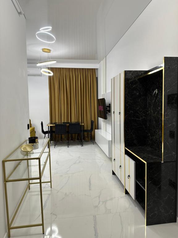 Studio303 by Allegio: Mamaia's Seaside Luxury near finest Clubs & Beaches photo 3