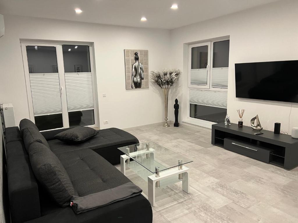Stunning 2-Room Penthouse with Lakeview W11 — photo 1