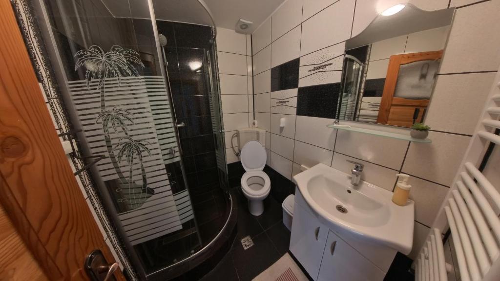 Simon House photo 3