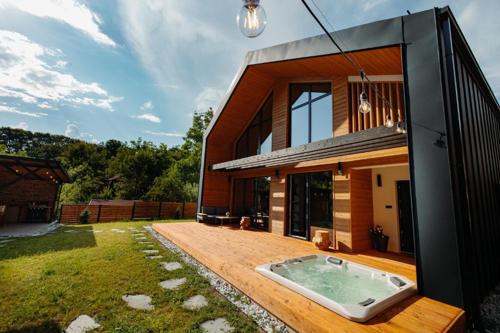 True Cabin — photo 1