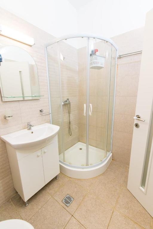 Suit apartment free parking photo 3
