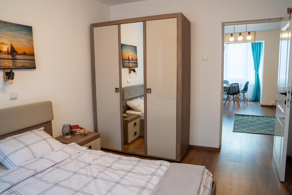 Illy's Cozy Apartment Brașov Free Parking & Self Check-in photo 2