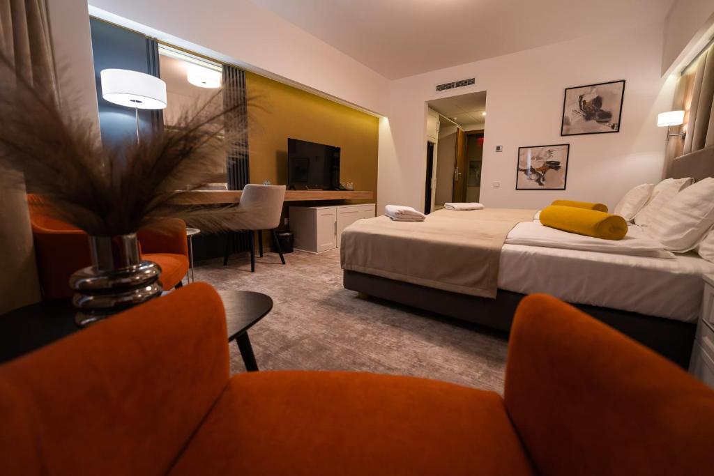 Hotel River photo 2