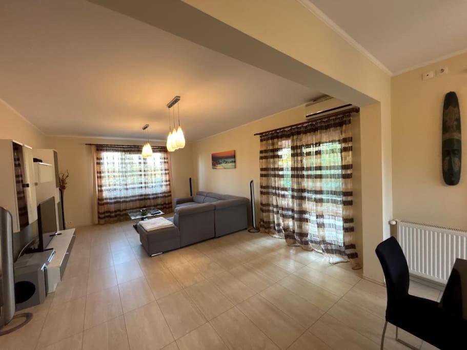 Topaz Villa photo 3