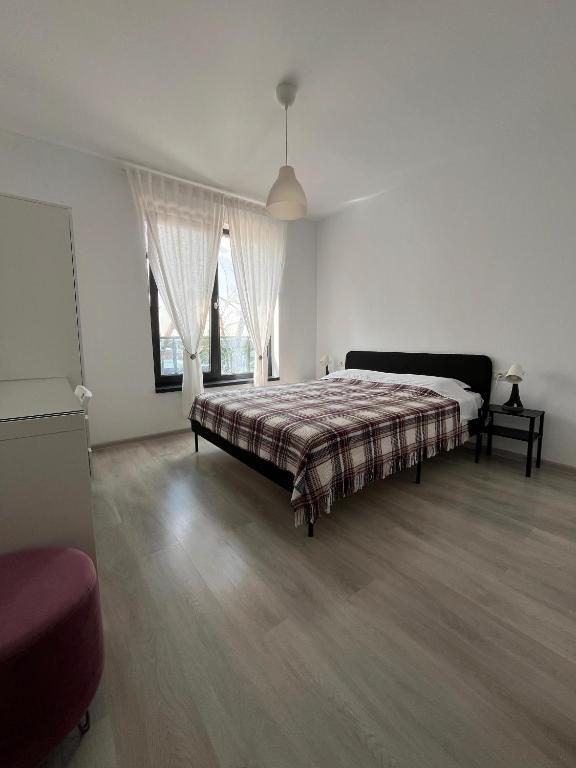 Sunset Apartment Otopeni photo 3