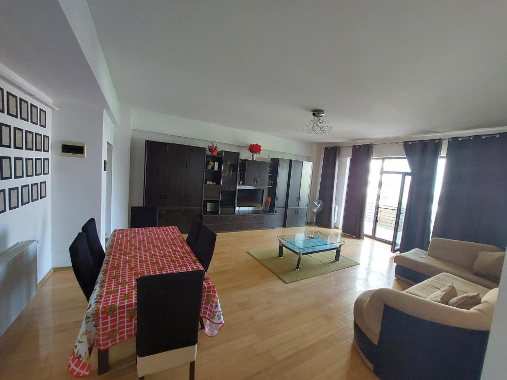 Roxana apartament 3 camere — photo 1