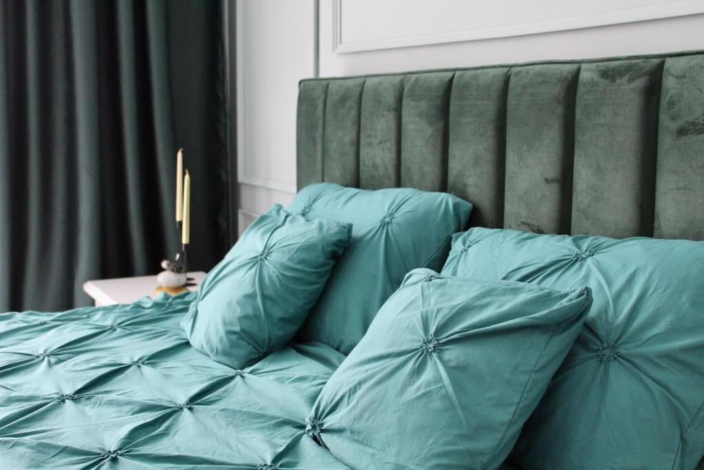 Luxe Central Apt: Free Parking photo 2